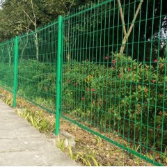 公路护栏网款式 绿色浸塑护栏网
